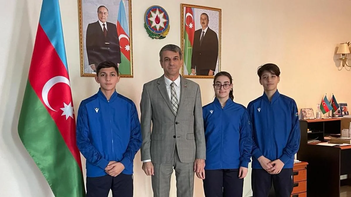 Azərbaycanın Malayziyadakı səfiri bu ölkədə təhsil alacaq badmintonçuları qəbul edib
