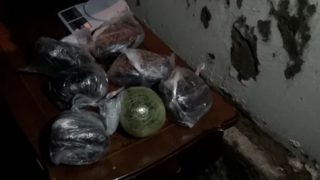 Polis əməliyyat keçirib, pulemyot satmaq istəyənlər saxlanılıb