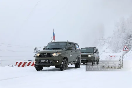 По дороге Ханкенди-Лачын беспрепятственно проехали 25 автомобилей российских миротворцев