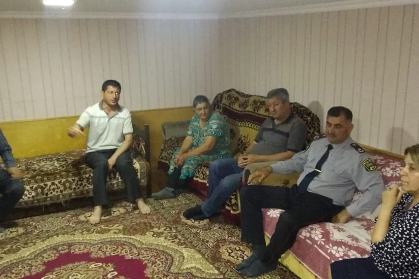 Azyaşlı övladı ilə birgə intihara cəhd edən qadın xəstəxanaya yerləşdirilib, uşaq atasına verilib