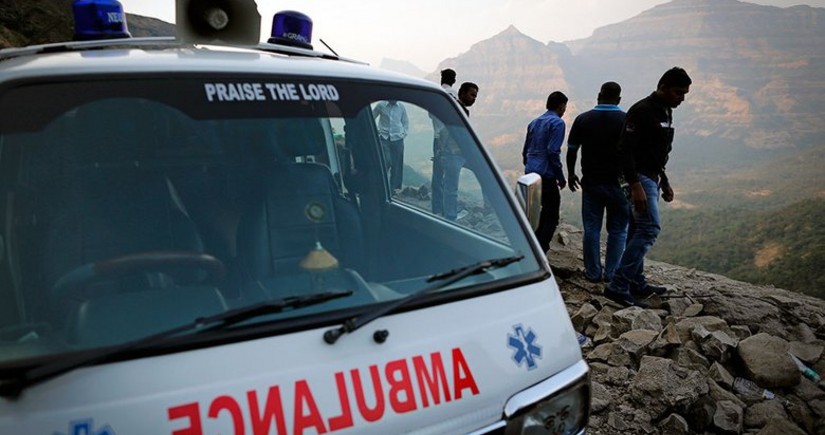 13 killed, several injured as truck rams trailer in India