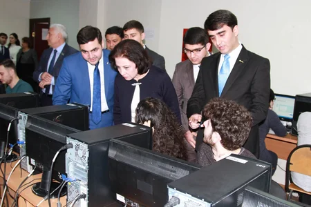 İctimaiyyət nümayəndələri Memarlıq və İnşaat Universitetində imtahan prosesini izləyib