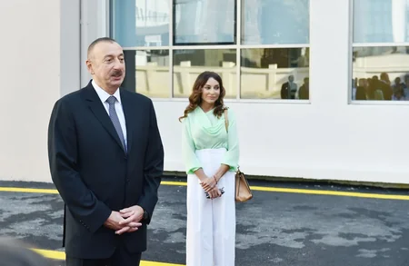 Prezident İlham Əliyev Bakıdakı 20 nömrəli məktəb-liseyin yeni binasının açılışında iştirak edib - YENİLƏNİB