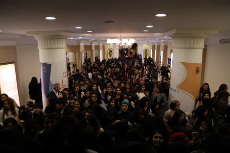 “Unutursam Fısılda” filminin qala gecəsində tamaşaçılar arasında çaxnaşma baş verib