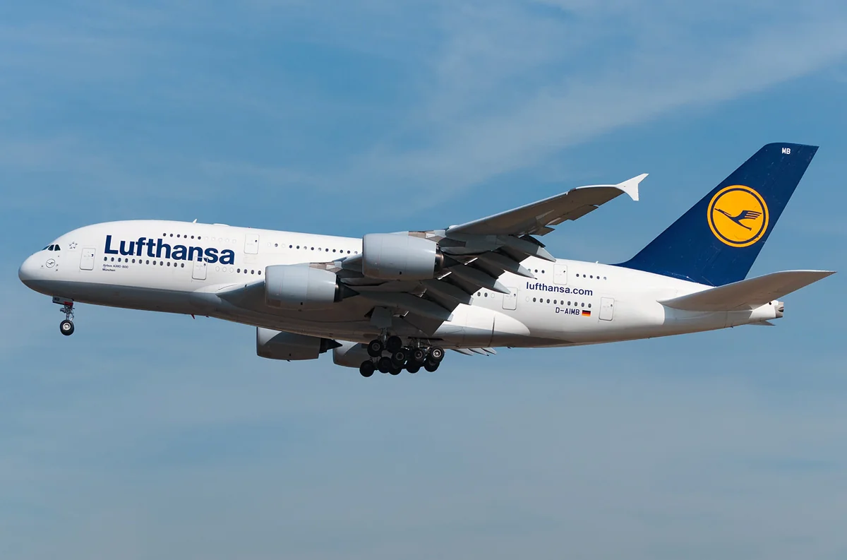 “Lufthansa”nın kapitanı Heydər Əliyev Aeroportuna təcili eniş sorğusu göndərib