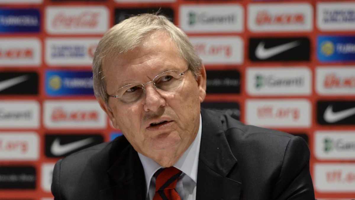 Türkiyədə Mərkəzi Hakimlər Komitəsinin sədri istefa verdi