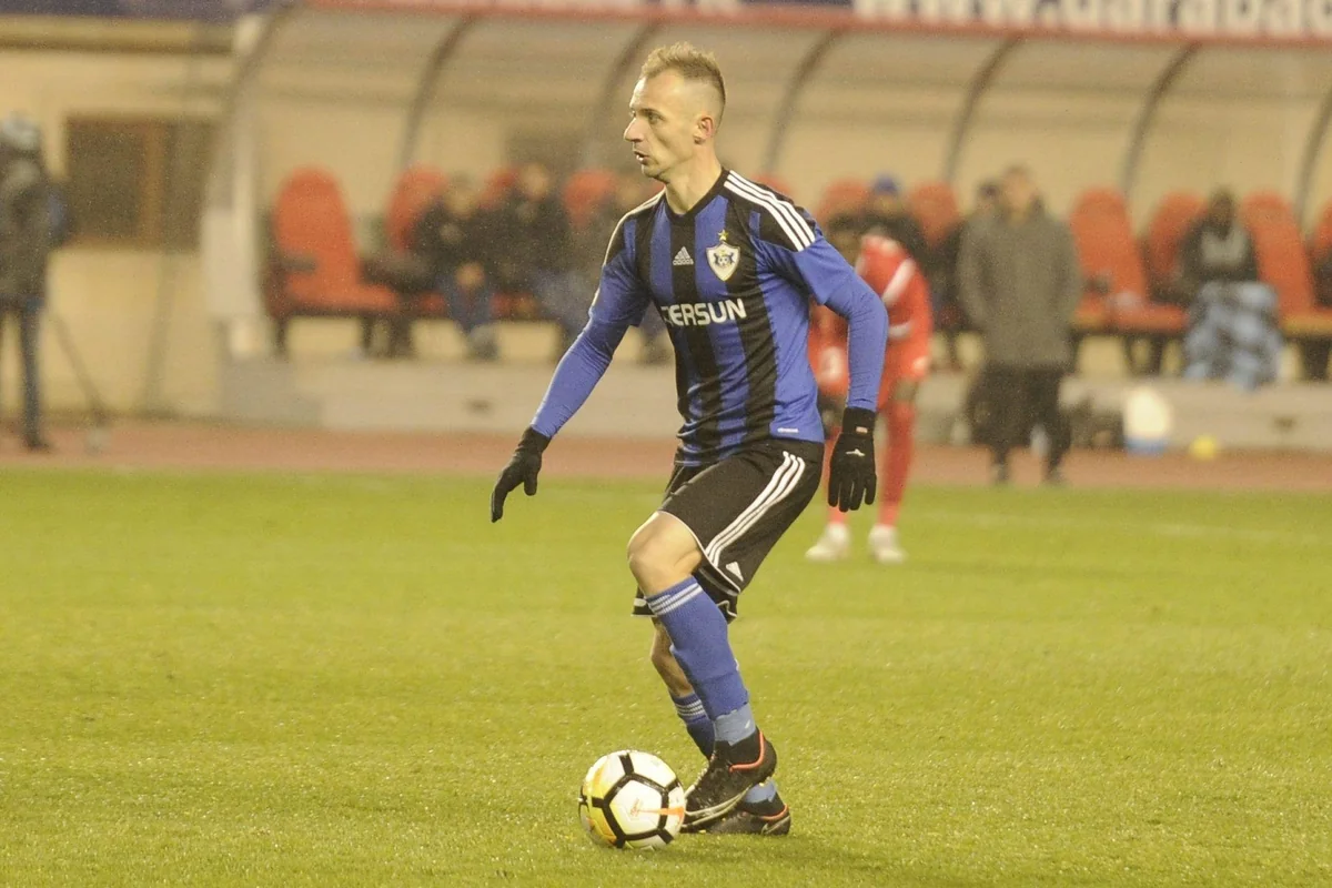 Де Бьязи приведет в сборную помощника