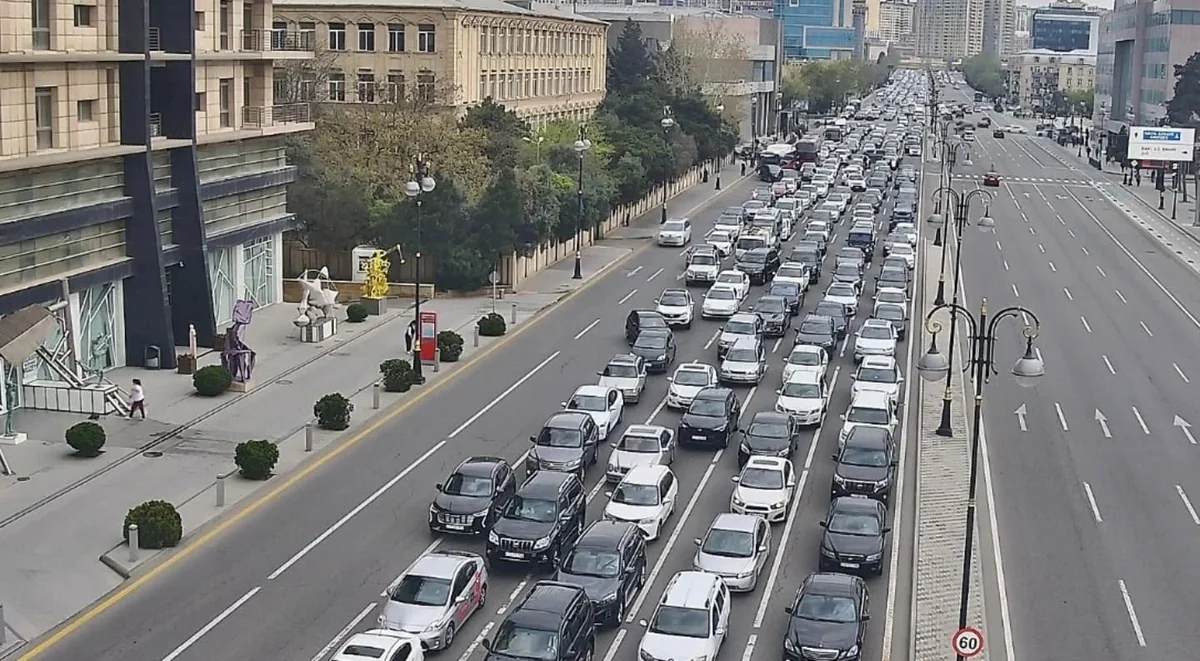Bakının bir sıra yollarında tıxac müşahidə olunur