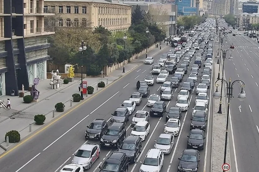 Bakının bir sıra yollarında tıxac müşahidə olunur