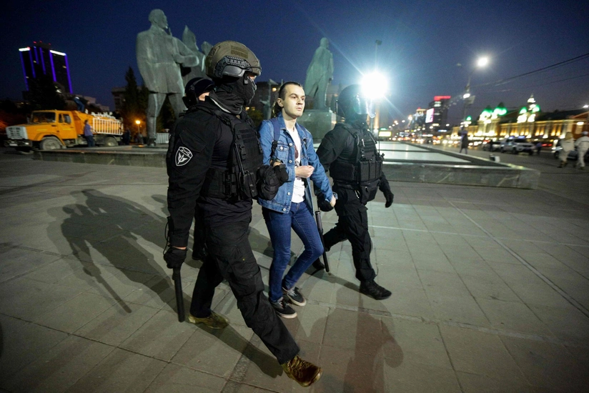 Over 1,400 detained in protests against mobilization in Russia