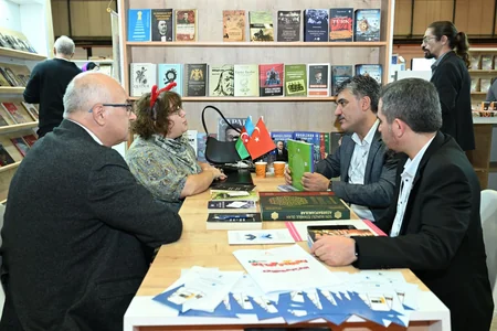 İstanbul sərgisində Azərbaycan yazarlarının iştirakı ilə ədəbi müzakirələr keçirilib