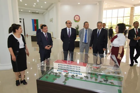 Əbülfəs Qarayev Qazaxda vətəndaşlarla görüşüb