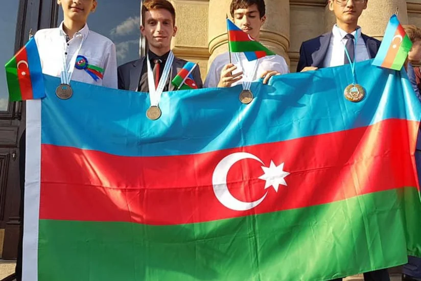 Azərbaycanlı şagirdlər beynəlxalq olimpiadada 3 medal qazanıblar