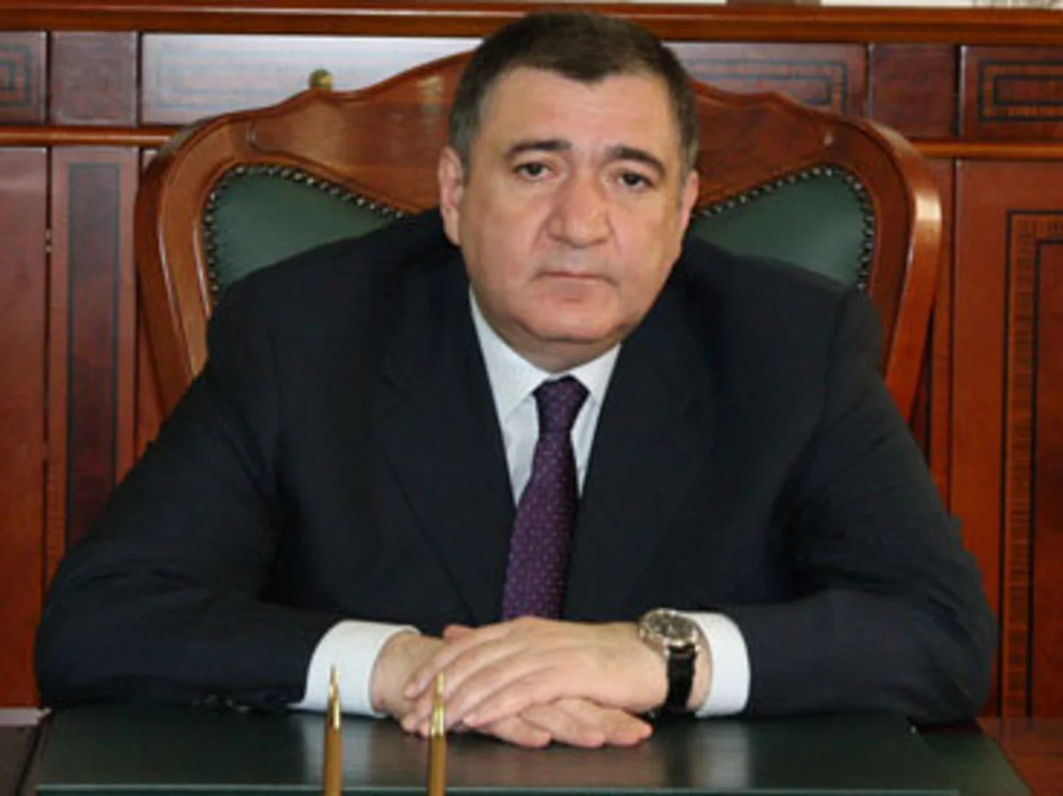 Министр налогов Азербайджана уволил 7 своих советников