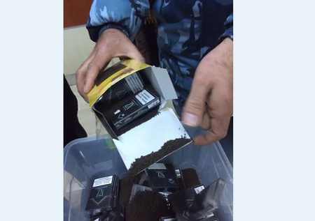 Sərhəddə çay qutularında siqaret aşkar edilib