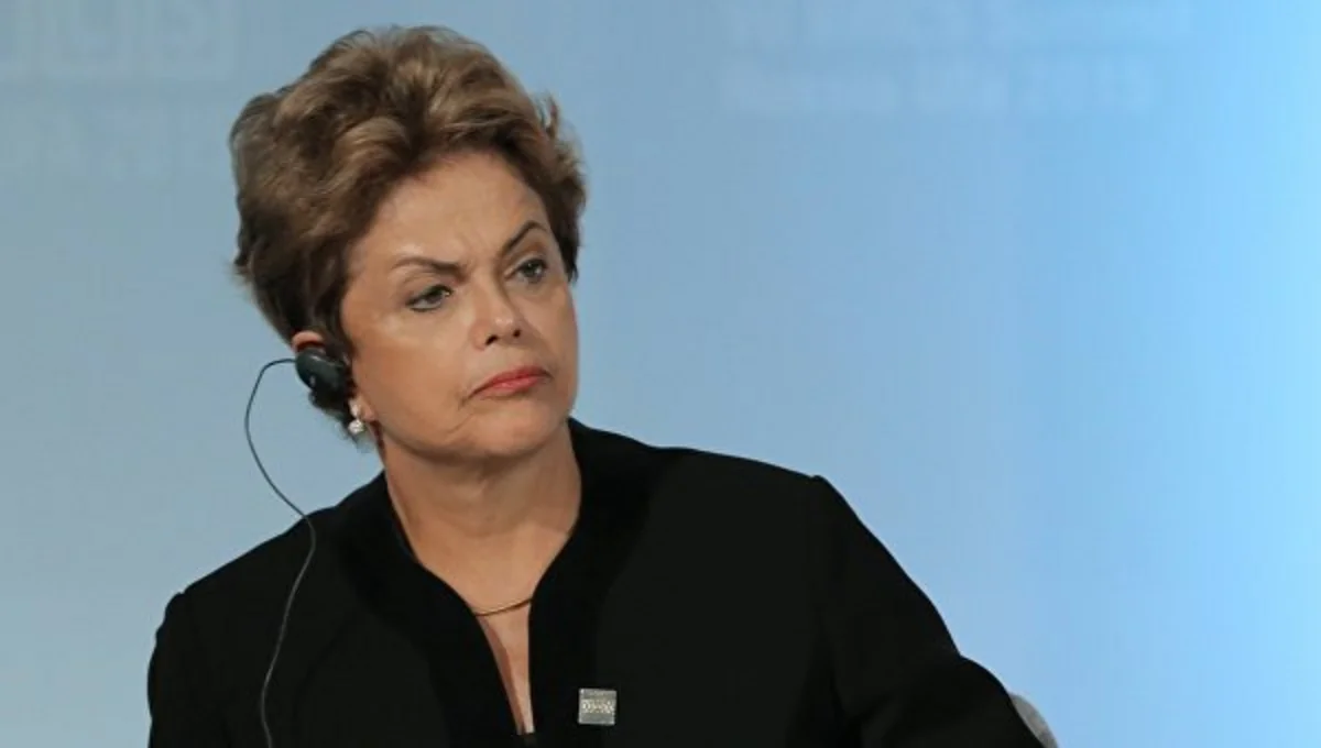 Braziliya prezidentinin tərəfdarları və əleyhdarları paytaxda çadır düşərgələri yaradır