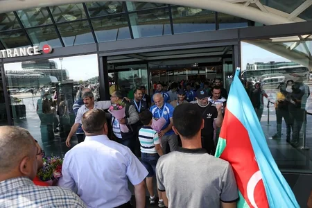 Şotlandiyada 14 medal qazanan usta cüdoçularımız vətənə qayıdıblar