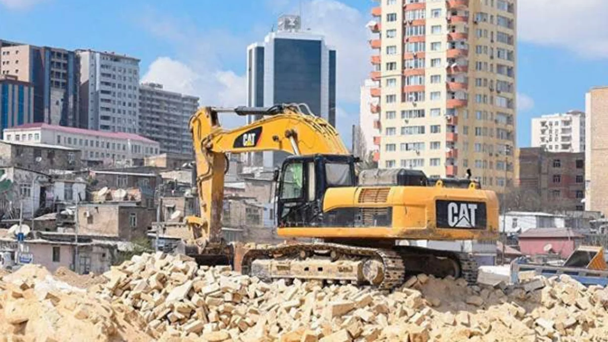 Bakının bəzi ərazilərində köhnə tikililər söküləcək