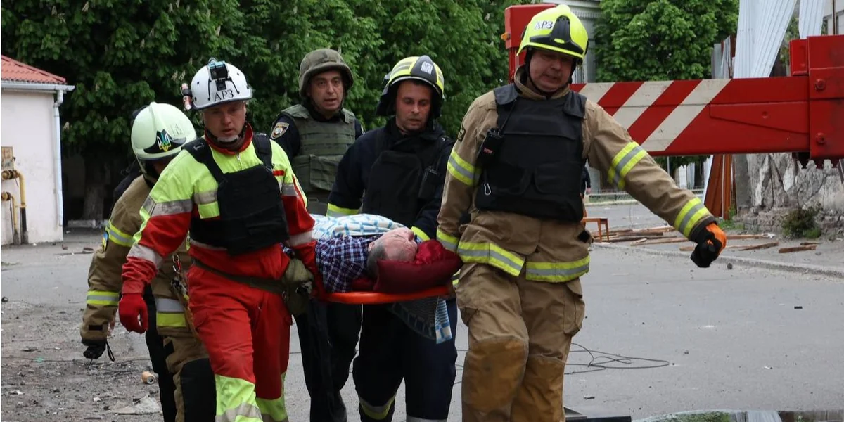 6 killed, 2 injured in Russian missile attack on Ukraine
