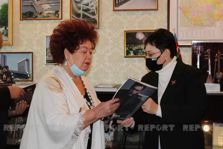 Azərbaycanın dövlət mükafatları ukraynalı müəllimlərə təqdim olunub