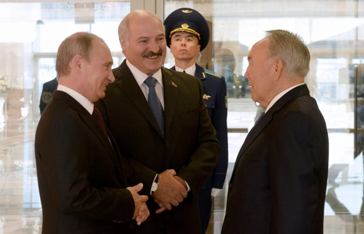 ​Vladimir Putin Qazaxıstana səfər edib