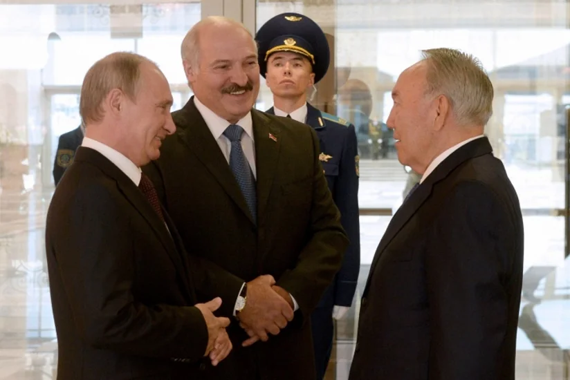 ​Vladimir Putin Qazaxıstana səfər edib
