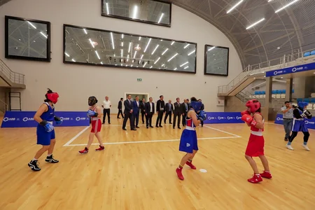 Sahil Babayev və Fərid Qayıbov boks millisinin məşqini izləyib
