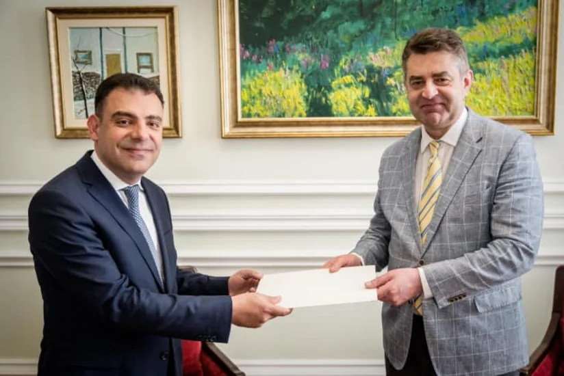 Посол Азербайджана передал копии верительных грамот замглаве МИД Украины