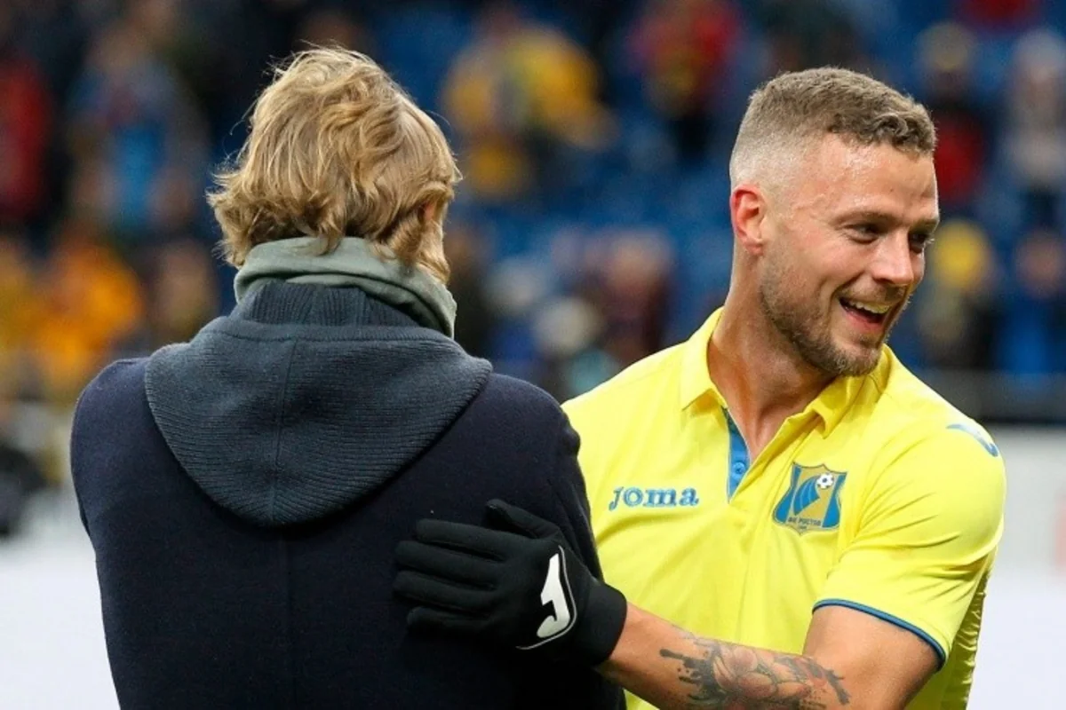 Rusiya klubu futbolçusunu içkiyə qurşandığı üçün qovub