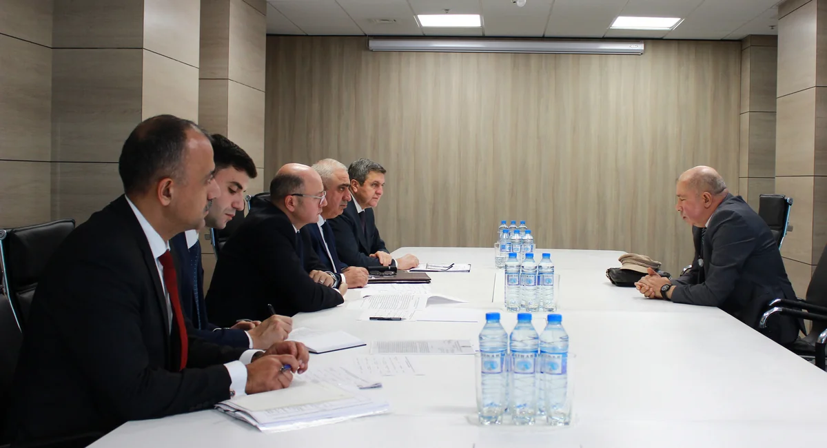 Energetika naziri vətəndaşları qəbul edib