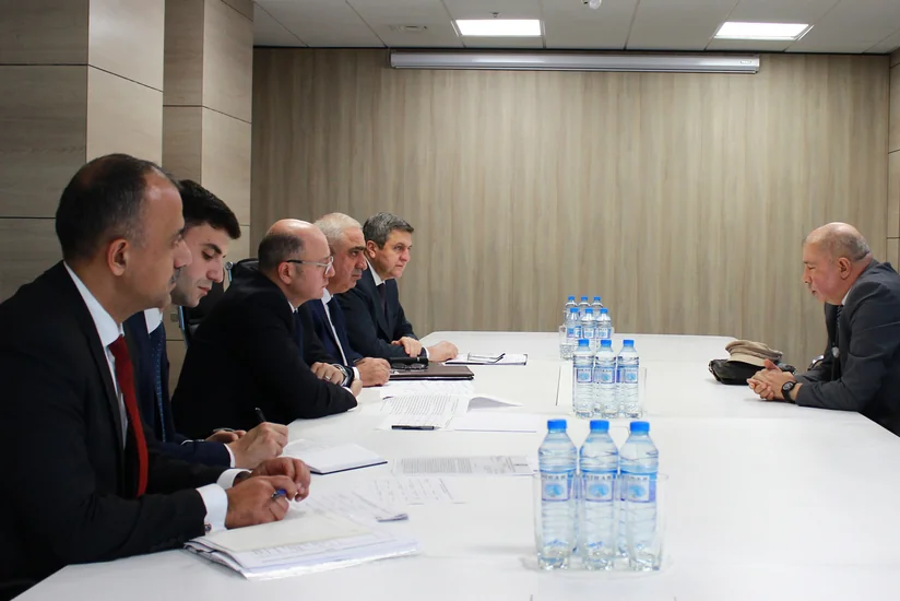 Energetika naziri vətəndaşları qəbul edib