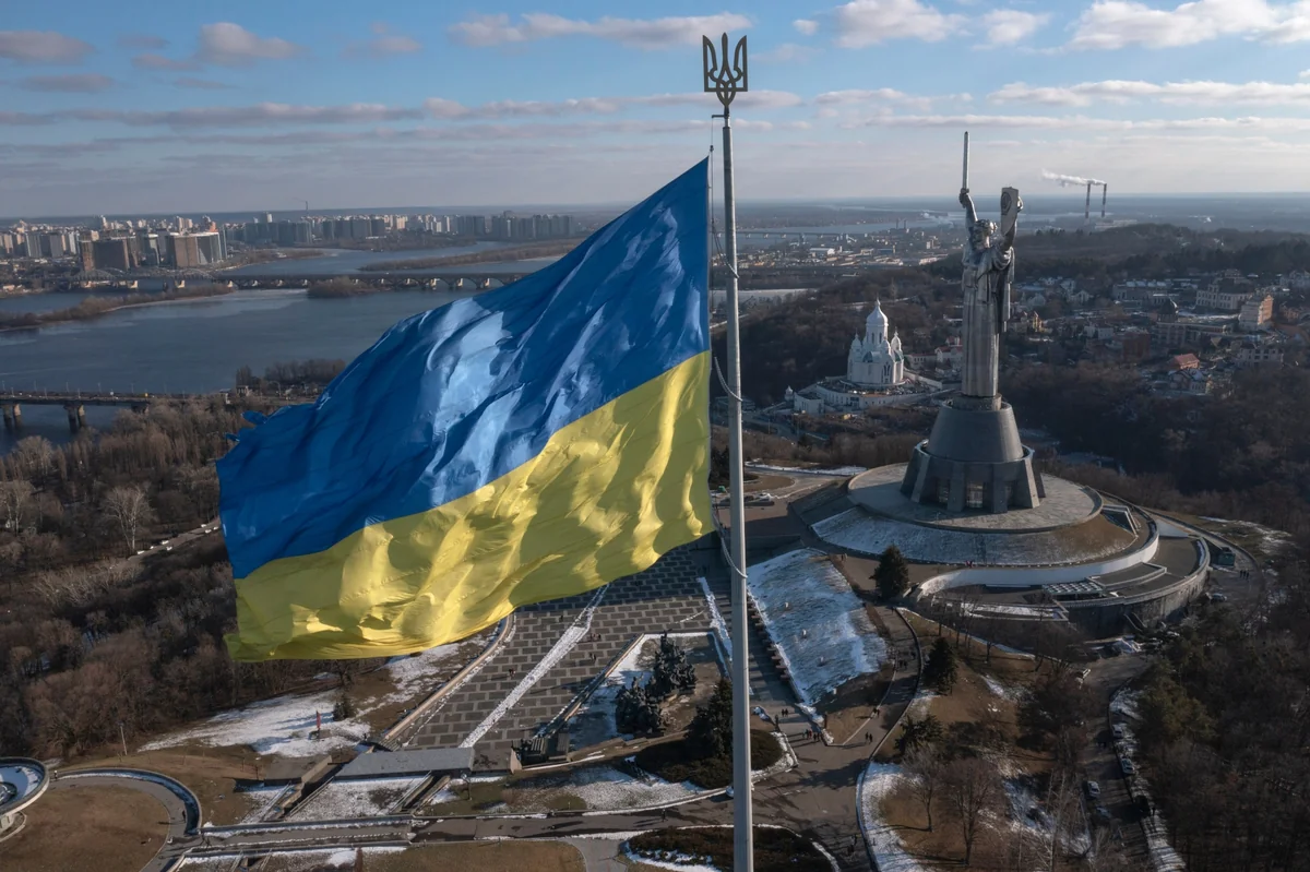 Bloomberg: Ukrayna büdcə ilə bağlı “fövqəladə yüksək müəyyənsizlik” səbəbindən müttəfiqlərlə təcili görüş tələb edib