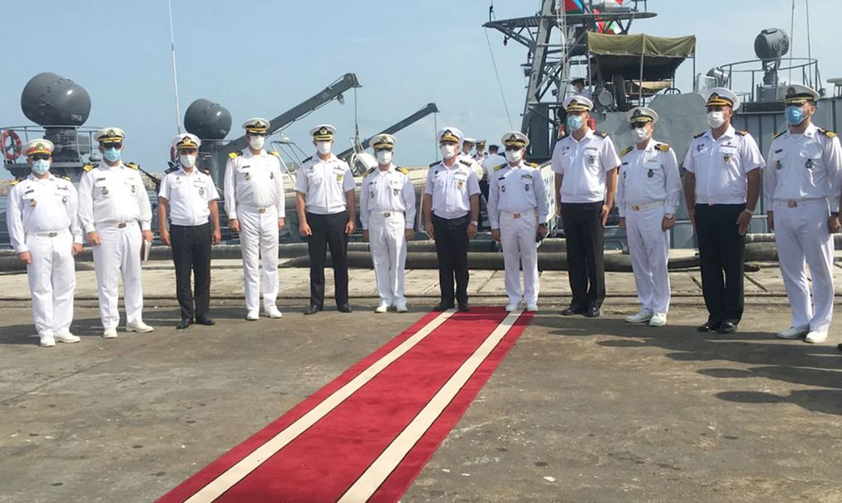 Azerbaijani navy men arrive in Iran