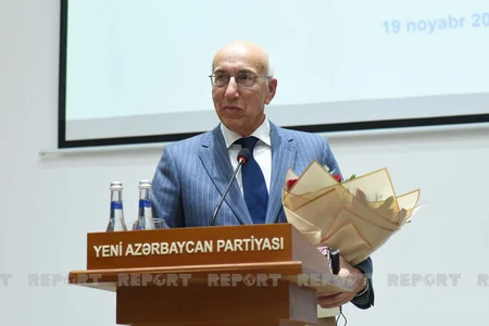 Arif Rəhimzadə və Misir Mərdanova mükafatlar təqdim olunub