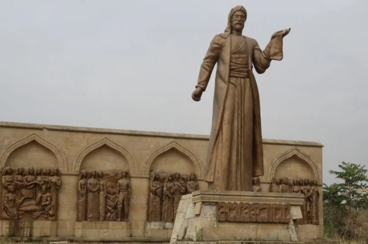 Dərbənddə Nizami Gəncəvinin abidəsi vandallardan qorunacaq