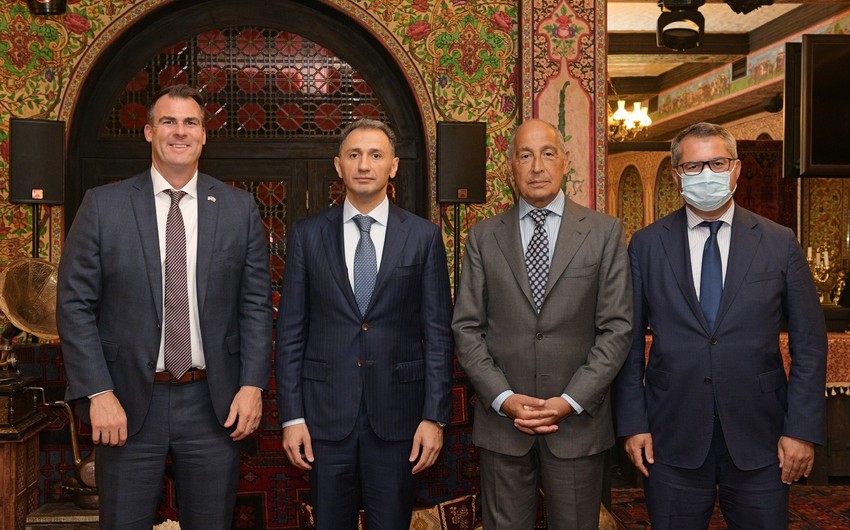 Azerbaijan ready to apply 'smart technology' experience of US companies