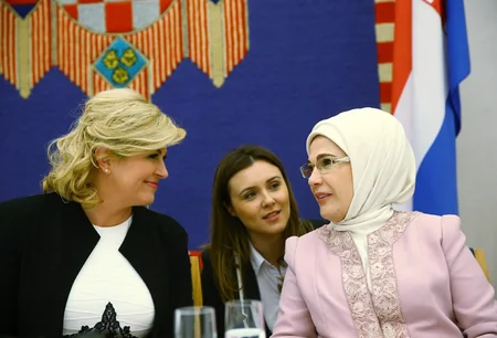 Ərdoğan Xorvatiya prezidenti ilə TANAP layihəsi ilə bağlı müzakirələr aparıb