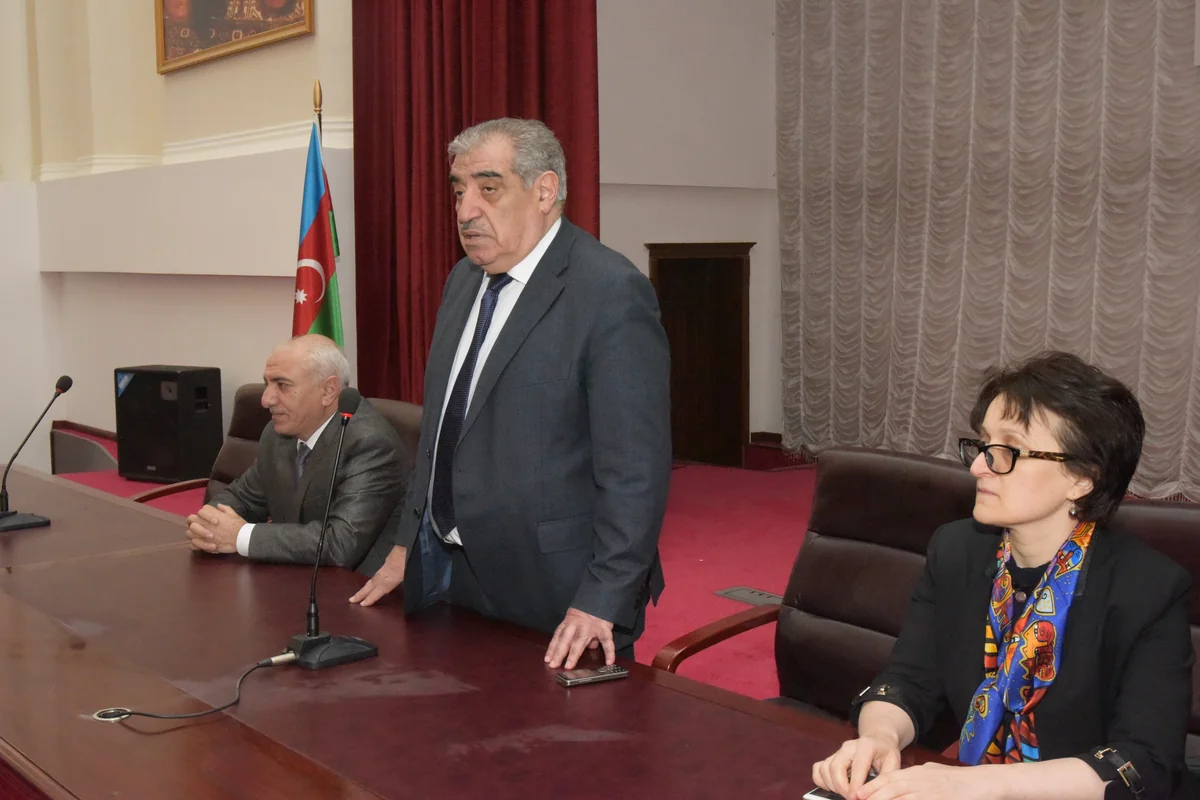 Tibb Universitetində fövqəladə toplantı keçirilib