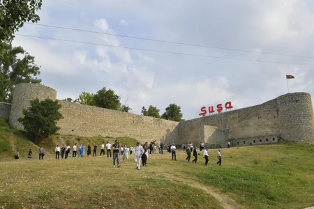 Şuşa Qlobal Media Forumunun iştirakçıları Şuşa şəhərinin tarixi məkanları ilə tanış olublar