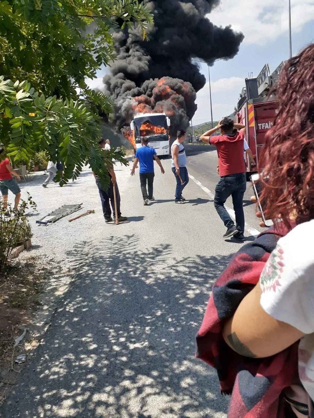Türkiyədə avtobus yanıb, 5 nəfər ölüb, 17 nəfər yaralanıb