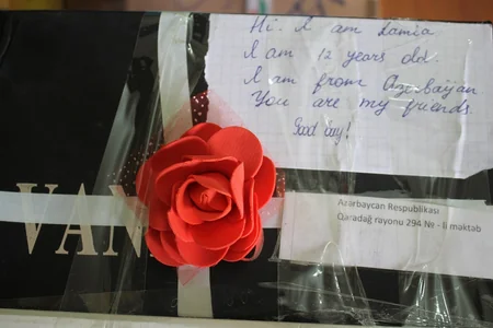 Azerbaijani students sent gifts and letters to Syrian peers