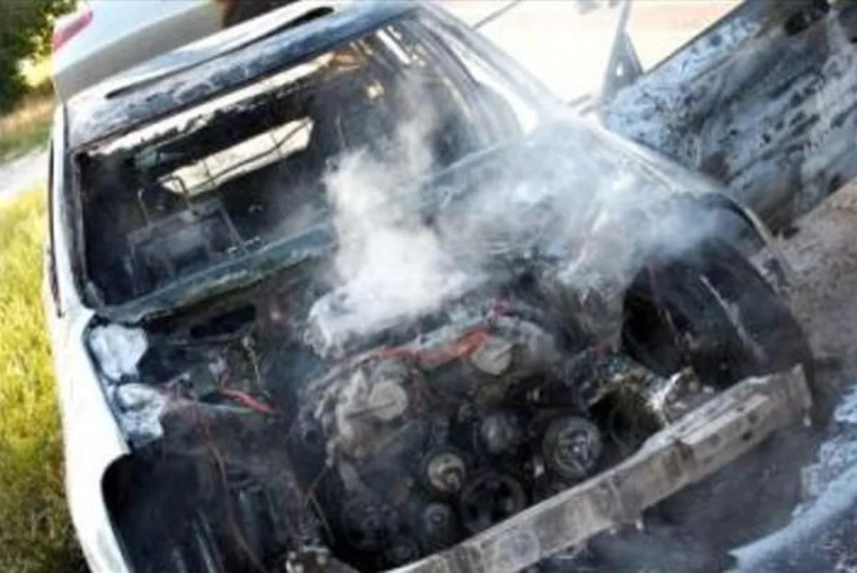 ​Gəncədə minik avtomobili yanıb