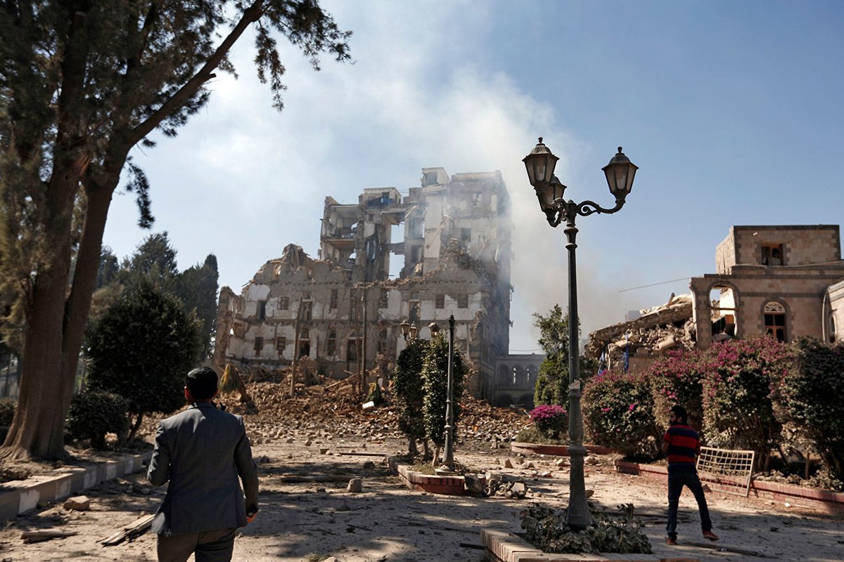 Арабская коалиция нанесла удар по складам беспилотников в Сане