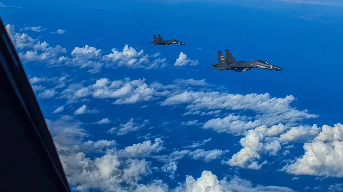 Taiwan Defense Ministry: 37 Chinese army planes approached island