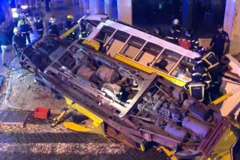 Lissabonda tramvay qəzası zamanı 28 nəfər xəsarət alıb - FOTO