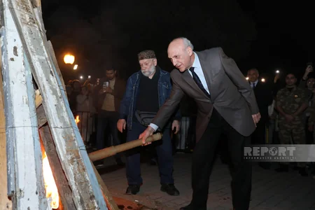 İçərişəhərdə təntənəli bayram tonqalı qalanıb