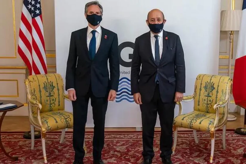 Глава МИД Франции провел телефонный разговор с Блинкеном