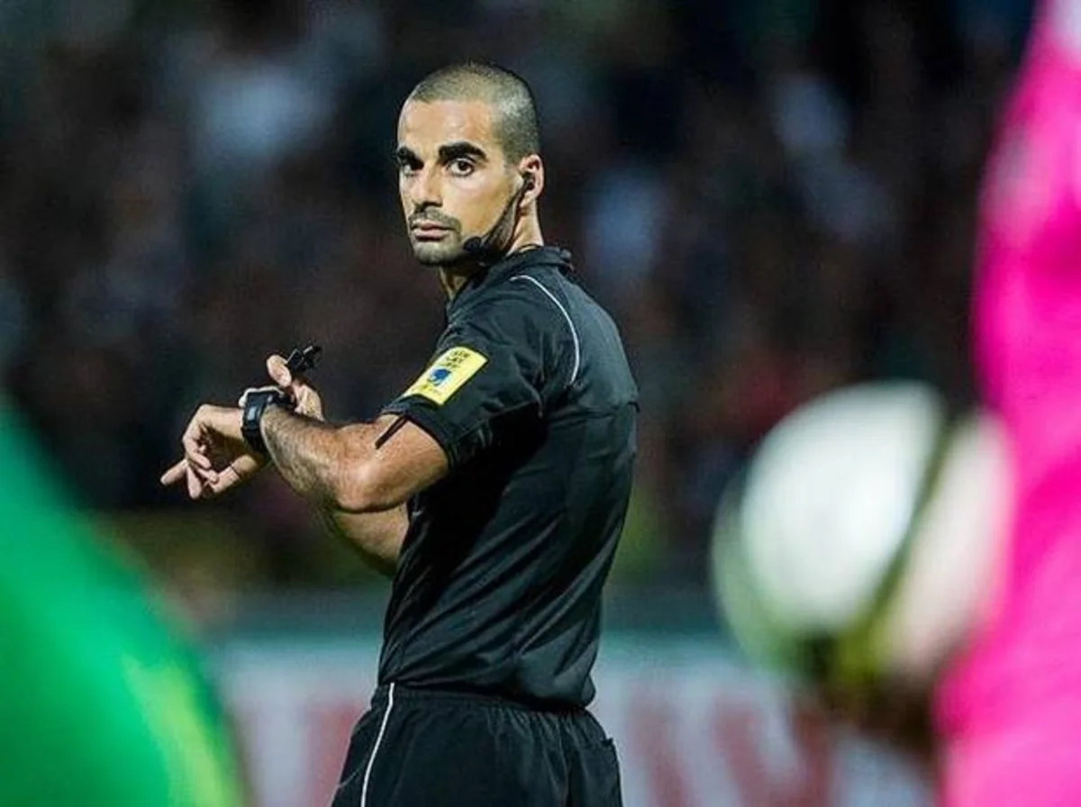 Объявлены арбитры матча Севилья - Карабах