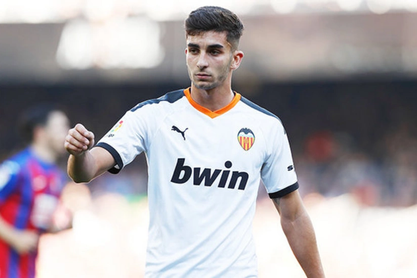 Mançester Siti Valensiyanın hücumçusunu transfer edir