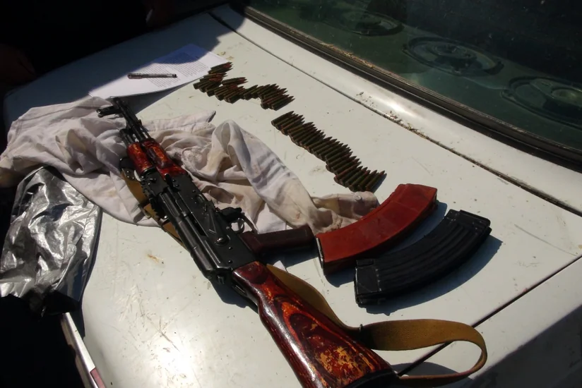 Balakəndə üzərində “Kalaşnikov” gəzdirən, torpağın altında narkotik gizlədənlər ifşa ediliblər